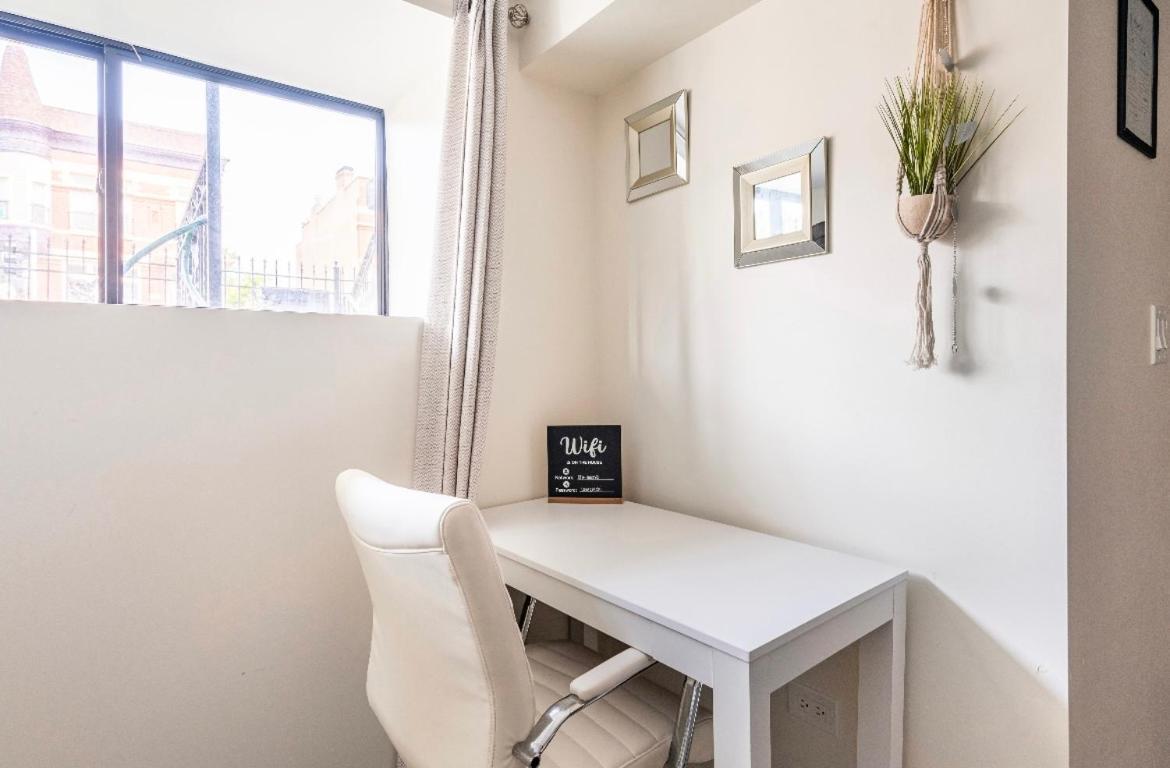 Cozy 2 Brm Apartment Mins Away From United Center Chicago Zewnętrze zdjęcie