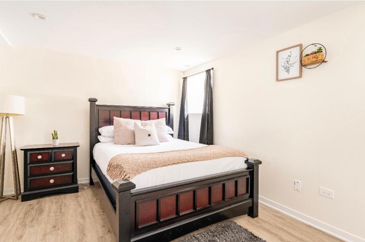 Cozy 2 Brm Apartment Mins Away From United Center Chicago Zewnętrze zdjęcie