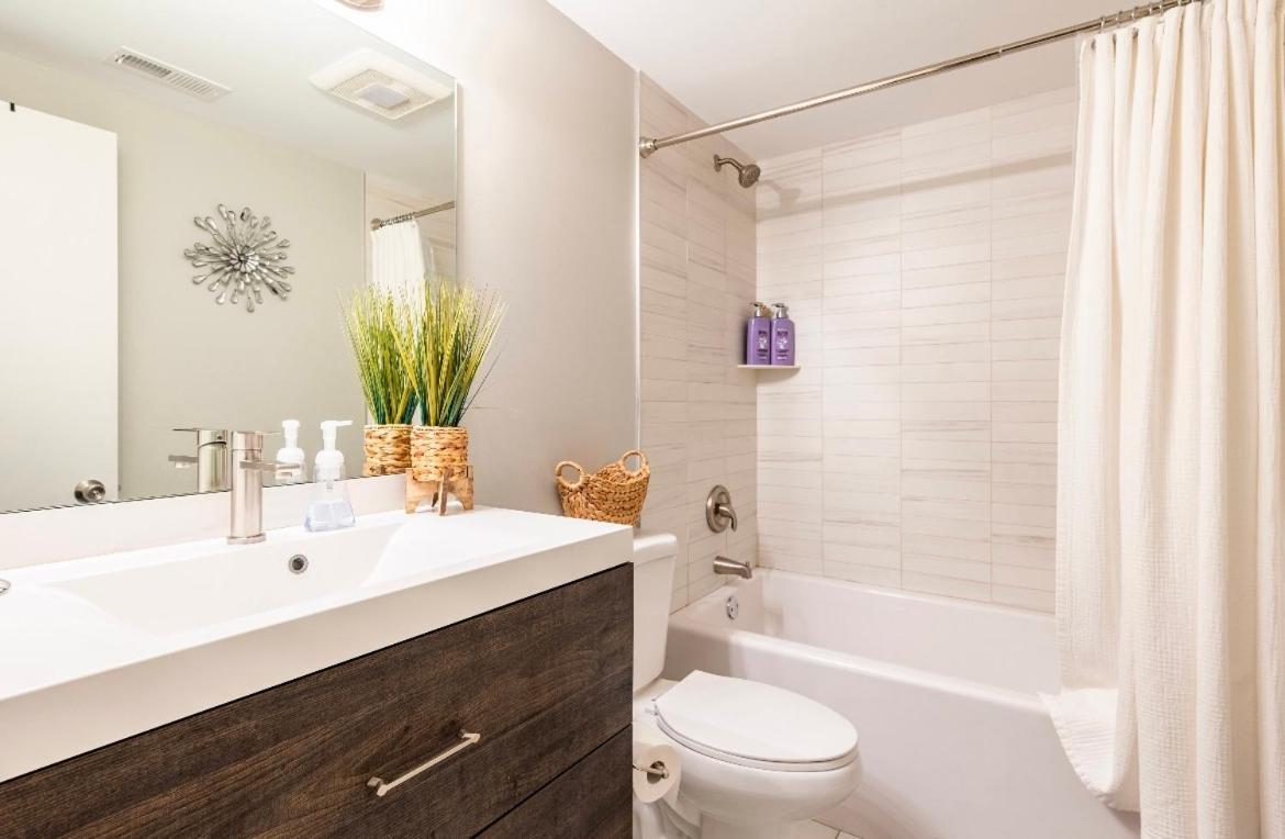 Cozy 2 Brm Apartment Mins Away From United Center Chicago Zewnętrze zdjęcie